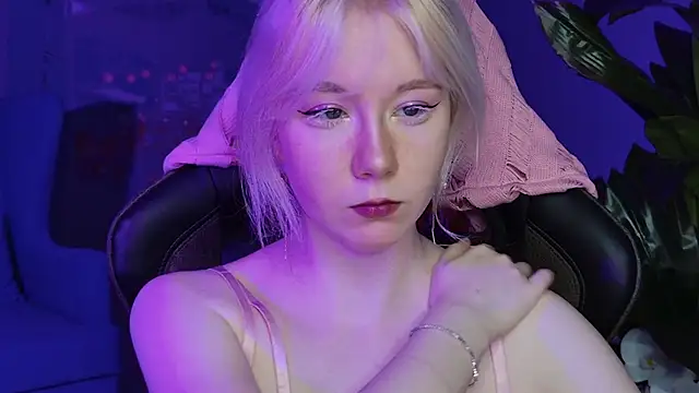 NancyMartinez online show from January 19, 5:05 am