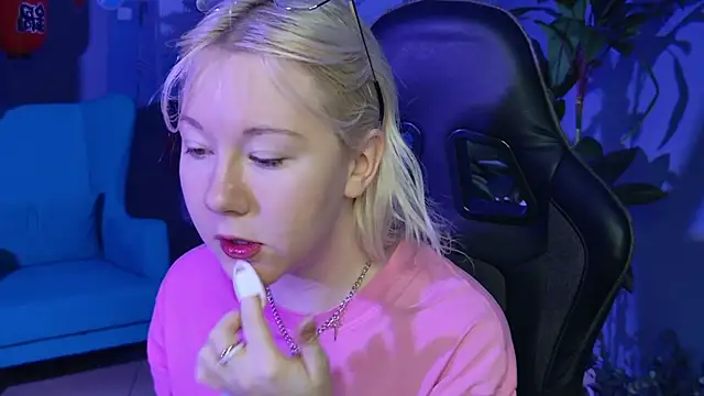 NancyMartinez online show from February 18, 5:09 am