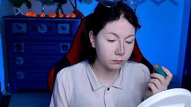 NancyMartinez online show from October 31, 5:19 am