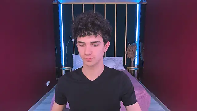 LarryProject online show from November 9, 9:02 pm