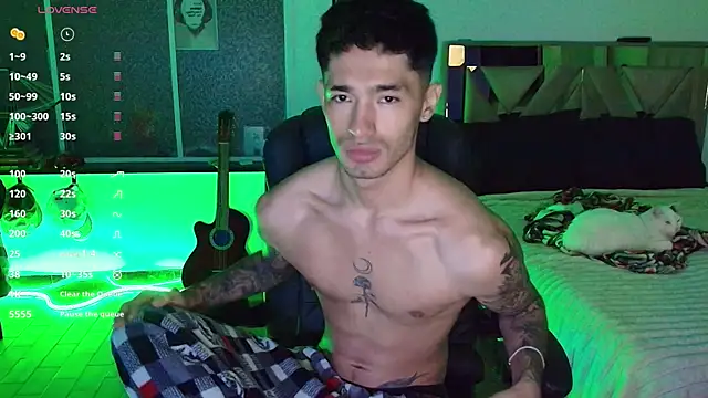 Damon  333 online show from November 8, 3:50 am