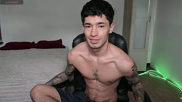 Damon  333 online show from March 11, 6:14 pm