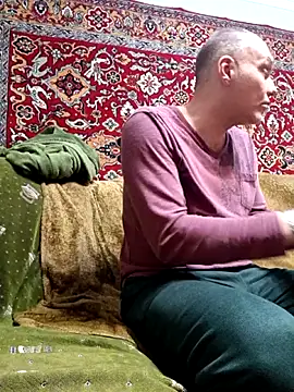 Snapshot of Pineapple04 chatting on February 3, 4:23 pm Pineapple04 online show from February 3, 4:23 pm