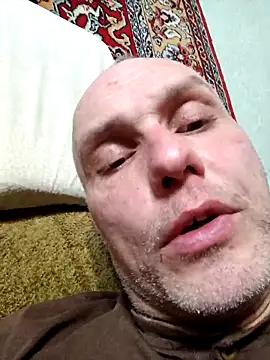 Snapshot of Pineapple04 chatting on February 4, 4:24 pm Pineapple04 online show from February 4, 4:24 pm