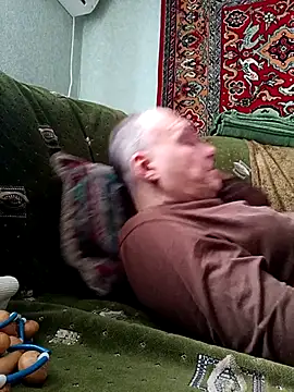 Snapshot of Pineapple04 chatting on February 8, 11:13 am Pineapple04 online show from February 8, 11:13 am