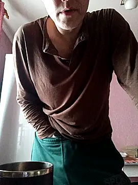 Snapshot of Pineapple04 chatting on February 14, 8:22 am Pineapple04 online show from February 14, 8:22 am