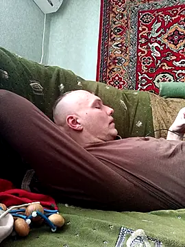 Snapshot of Pineapple04 chatting on February 15, 8:24 am Pineapple04 online show from February 15, 8:24 am