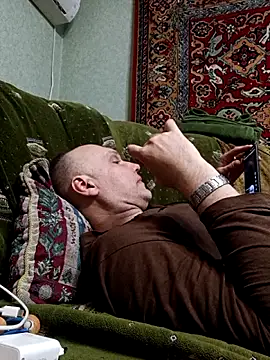 Snapshot of Pineapple04 chatting on February 27, 5:57 pm Pineapple04 online show from February 27, 5:57 pm