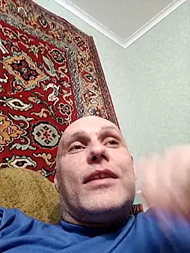 Pineapple04 online show from April 10, 6:45 pm