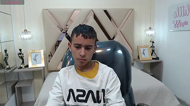 Xavii18 online show from January 21, 12:18 pm