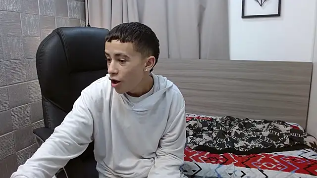 Xavii18 online show from February 15, 7:17 pm