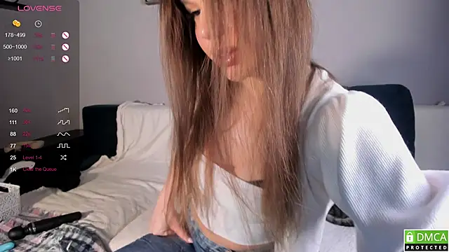 Snapshot of wwildfox chatting on December 16, 6:24 pm wwildfox online show from December 16, 6:24 pm