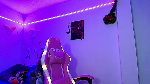 Snapshot of Rousrossell_4 chatting on January 28, 2:53 am Rousrossell 4 online show from January 28, 2:53 am