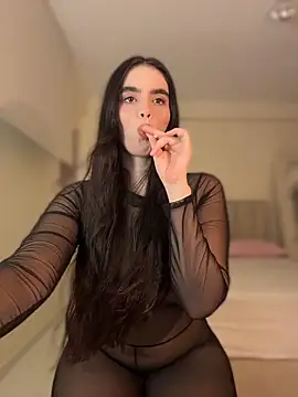 Snapshot of Mavi_Coless chatting on May 3, 2:06 am Mavi Coless online show from May 3, 2:06 am