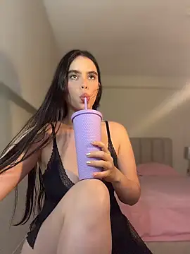 Snapshot of Mavi_Coless chatting on June 27, 1:32 am Mavi Coless online show from June 27, 1:32 am