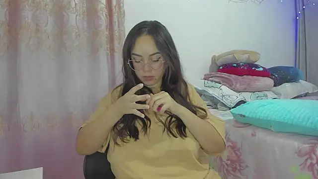 HARLEYNAPIER online show from March 10, 12:15 am