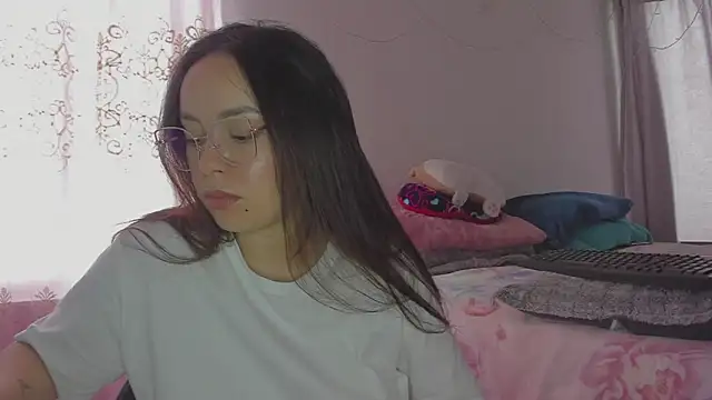 HARLEYNAPIER online show from March 21, 4:10 pm