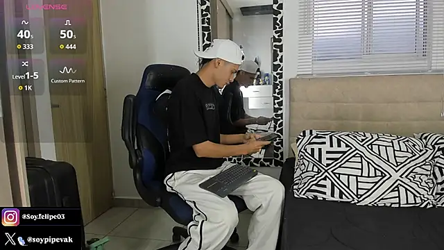 Snapshot of soyander03_ chatting on October 13, 11:21 am soyander03 online show from October 13, 11:21 am