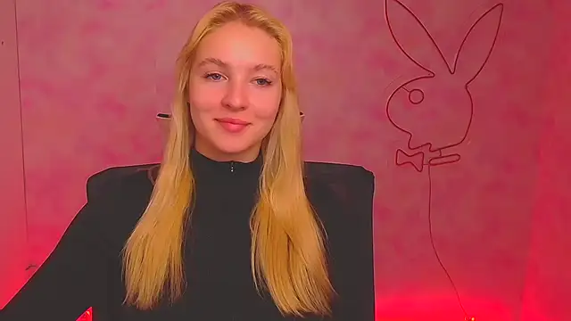 Snapshot of Milka_kiss_ chatting on December 3, 9:55 am Milka kiss online show from December 3, 9:55 am