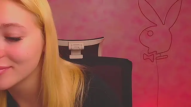 Snapshot of Milka_kiss_ chatting on December 7, 10:34 am Milka kiss online show from December 7, 10:34 am