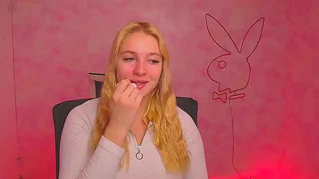 Snapshot of Milka_kiss_ chatting on December 8, 6:54 am Milka kiss online show from December 8, 6:54 am