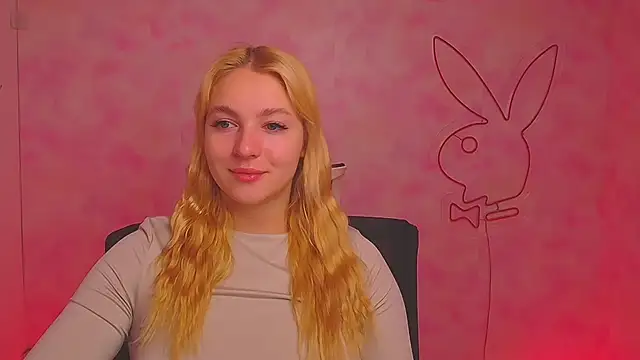 Snapshot of Milka_kiss_ chatting on December 10, 7:05 am Milka kiss online show from December 10, 7:05 am