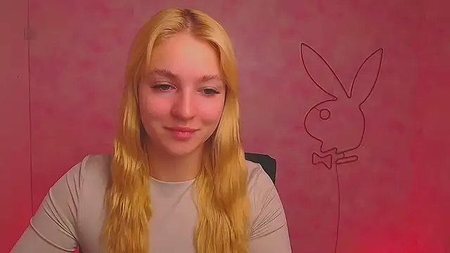 Snapshot of Milka_kiss_ chatting on December 10, 10:06 am Milka kiss online show from December 10, 10:06 am