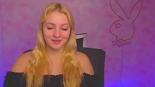 Snapshot of Milka_kiss_ chatting on December 12, 6:47 am Milka kiss online show from December 12, 6:47 am