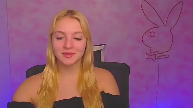 Snapshot of Milka_kiss_ chatting on December 12, 9:51 am Milka kiss online show from December 12, 9:51 am