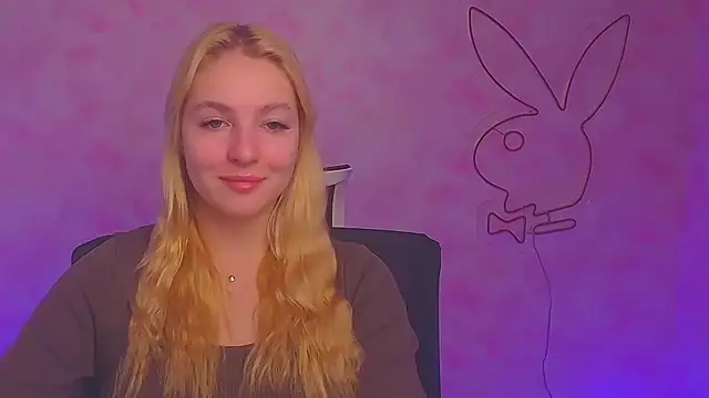 Snapshot of Milka_kiss_ chatting on December 15, 6:51 am Milka kiss online show from December 15, 6:51 am