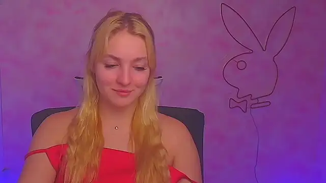 Snapshot of Milka_kiss_ chatting on December 15, 10:07 am Milka kiss online show from December 15, 10:07 am