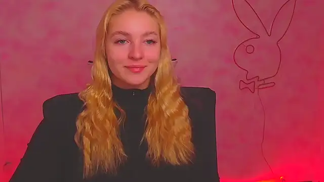 Snapshot of Milka_kiss_ chatting on December 17, 6:56 am Milka kiss online show from December 17, 6:56 am