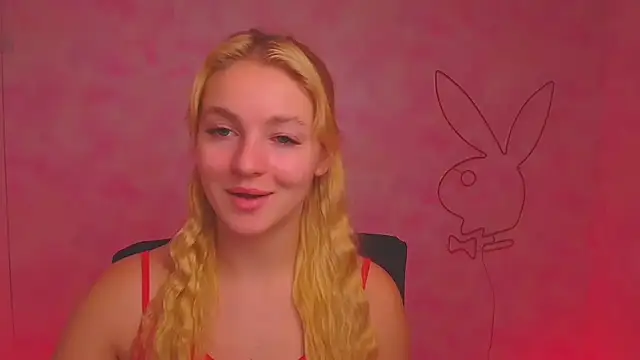 Snapshot of Milka_kiss_ chatting on December 17, 10:01 am Milka kiss online show from December 17, 10:01 am