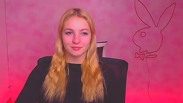 Snapshot of Milka_kiss_ chatting on December 20, 7:12 am Milka kiss online show from December 20, 7:12 am