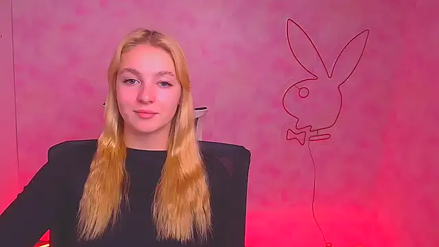 Snapshot of Milka_kiss_ chatting on December 20, 10:27 am Milka kiss online show from December 20, 10:27 am