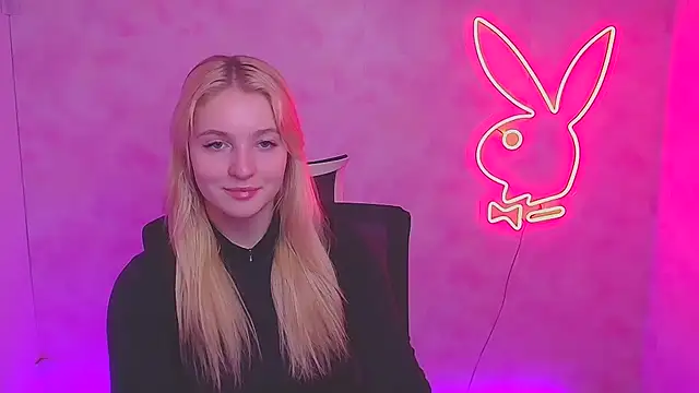 Snapshot of Milka_kiss_ chatting on February 1, 12:37 pm Milka kiss online show from February 1, 12:37 pm