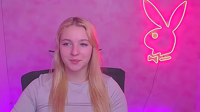 Snapshot of Milka_kiss_ chatting on February 2, 9:51 am Milka kiss online show from February 2, 9:51 am