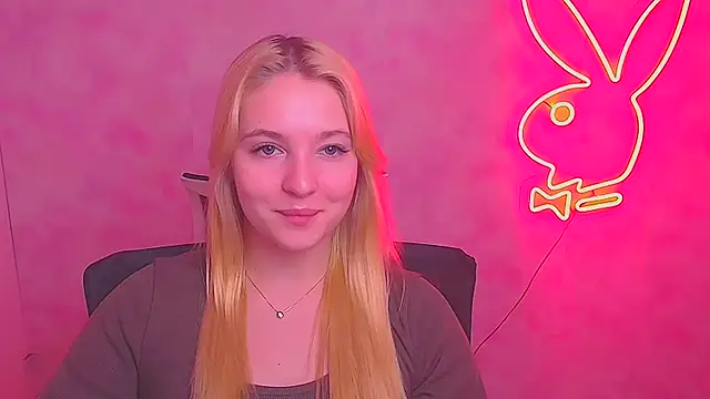 Snapshot of Milka_kiss_ chatting on February 8, 12:50 pm Milka kiss online show from February 8, 12:50 pm