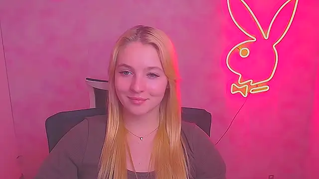 Snapshot of Milka_kiss_ chatting on February 8, 3:53 pm Milka kiss online show from February 8, 3:53 pm