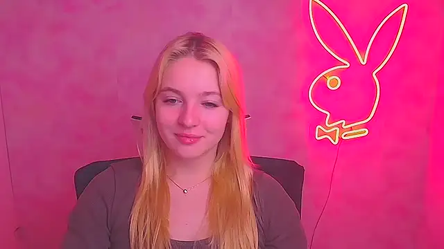 Snapshot of Milka_kiss_ chatting on February 11, 7:12 am Milka kiss online show from February 11, 7:12 am