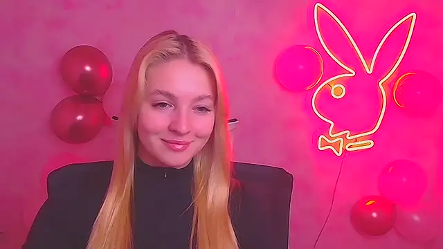 Snapshot of Milka_kiss_ chatting on February 13, 12:32 pm Milka kiss online show from February 13, 12:32 pm