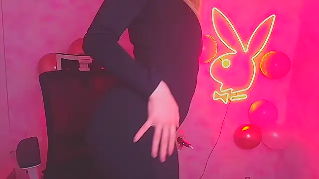 Snapshot of Milka_kiss_ chatting on February 13, 3:56 pm Milka kiss online show from February 13, 3:56 pm