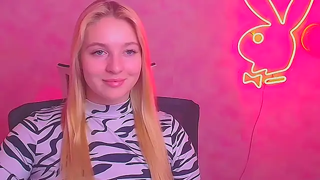 Snapshot of Milka_kiss_ chatting on February 17, 12:38 pm Milka kiss online show from February 17, 12:38 pm