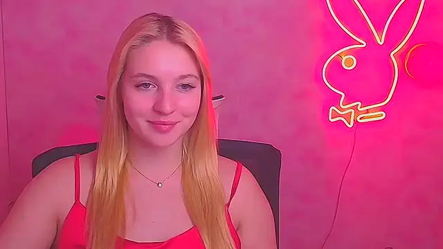 Snapshot of Milka_kiss_ chatting on February 17, 3:42 pm Milka kiss online show from February 17, 3:42 pm