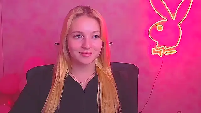 Snapshot of Milka_kiss_ chatting on February 20, 4:03 pm Milka kiss online show from February 20, 4:03 pm