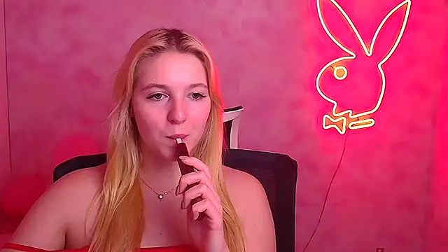 Snapshot of Milka_kiss_ chatting on February 22, 3:58 pm Milka kiss online show from February 22, 3:58 pm