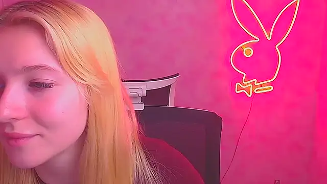 Snapshot of Milka_kiss_ chatting on February 24, 3:53 pm Milka kiss online show from February 24, 3:53 pm