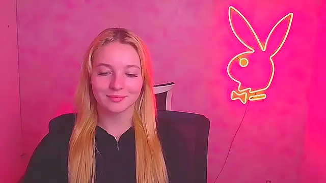 Snapshot of Milka_kiss_ chatting on February 27, 3:37 pm Milka kiss online show from February 27, 3:37 pm