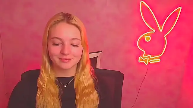 Snapshot of Milka_kiss_ chatting on March 2, 9:21 am Milka kiss online show from March 2, 9:21 am