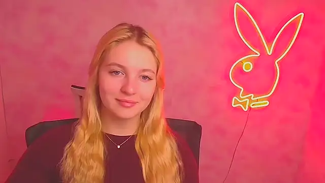 Snapshot of Milka_kiss_ chatting on March 4, 6:58 am Milka kiss online show from March 4, 6:58 am